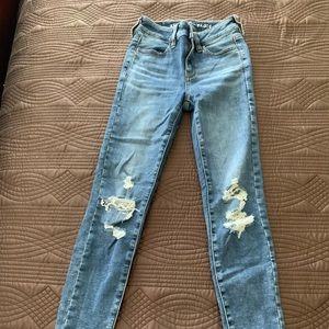 American Eagle Distressed Girls Jeans